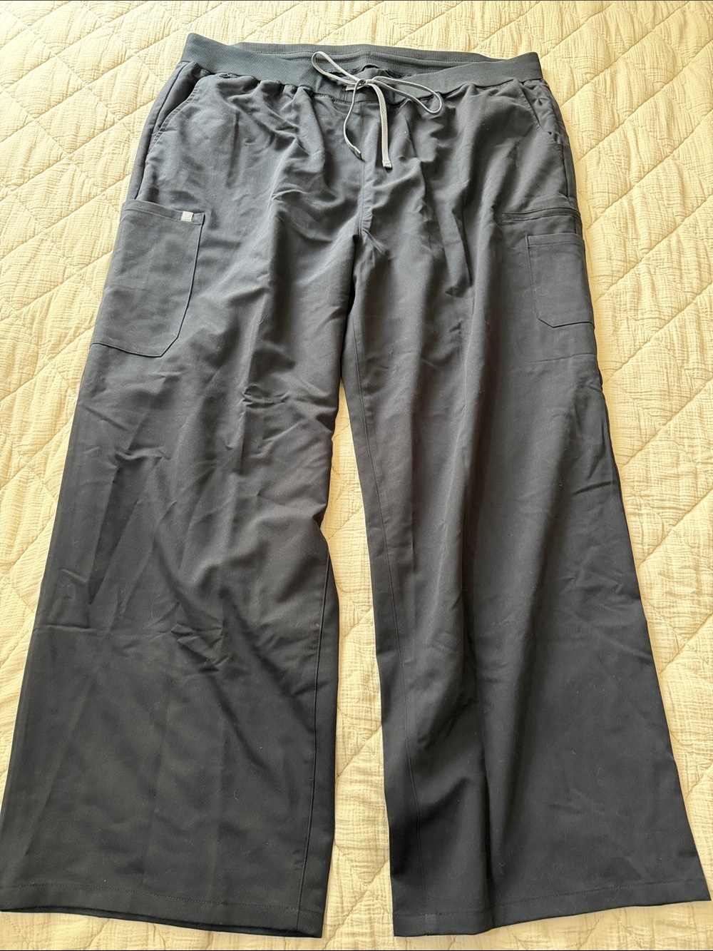 Fabletics Black Wide-Leg Scrub Pants